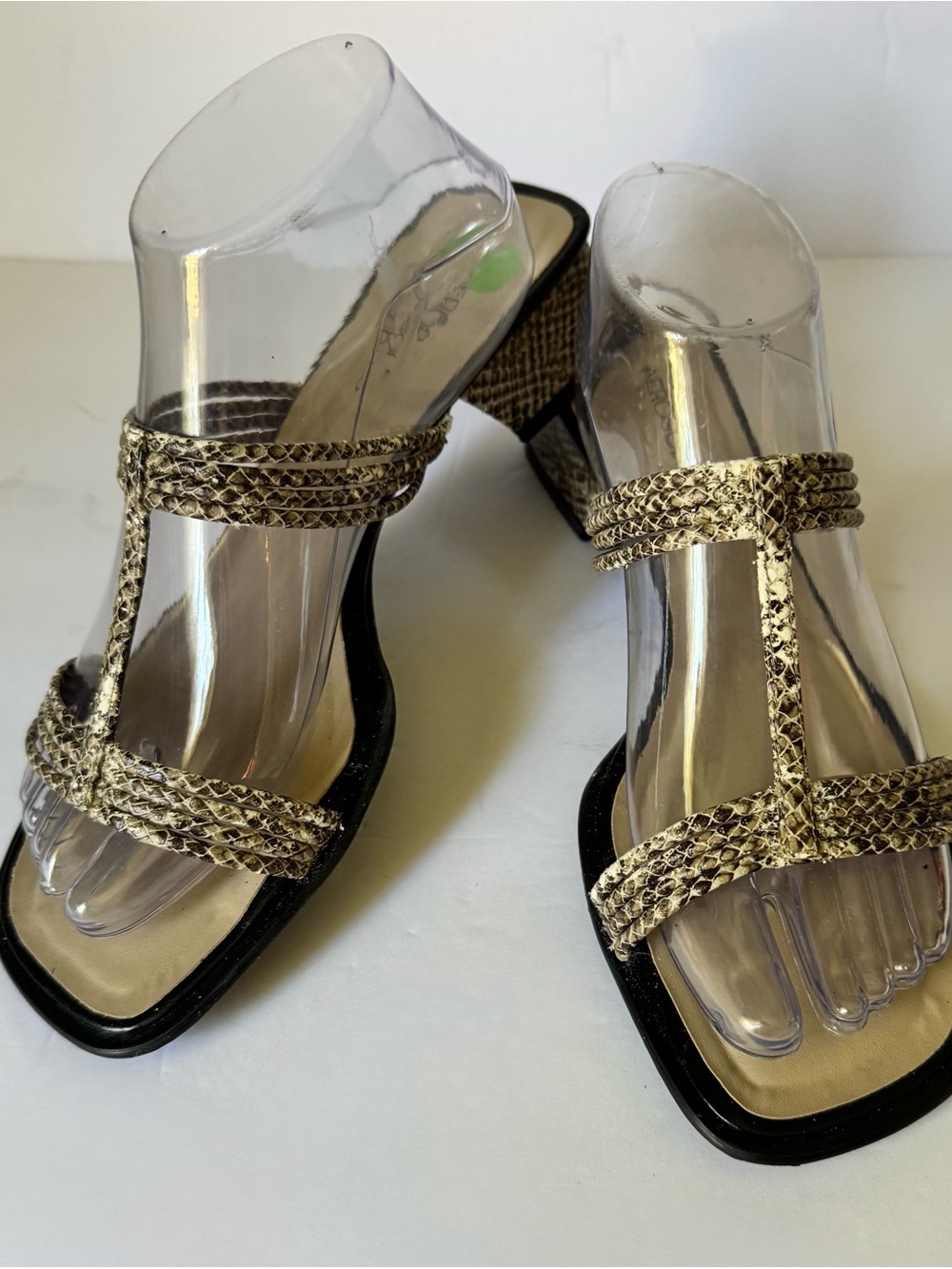 Aerosols Women’s 9.5 Black Leather Embossed Snake Skin Strappy Slip-On Sandals